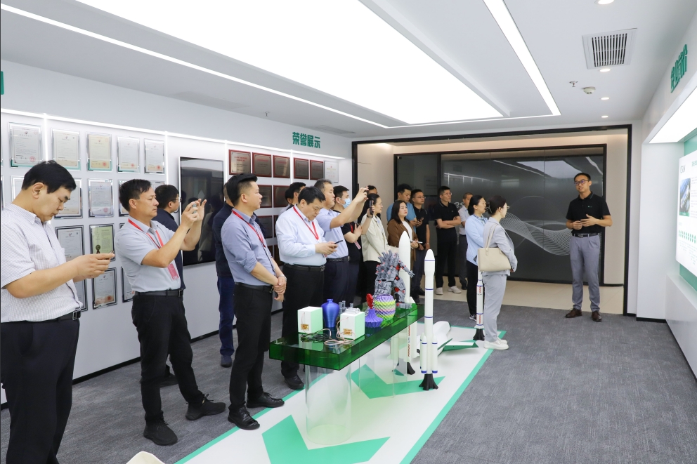 欢迎河南省工信厅领导和降解塑料企业代表团莅临光华伟业参观交流